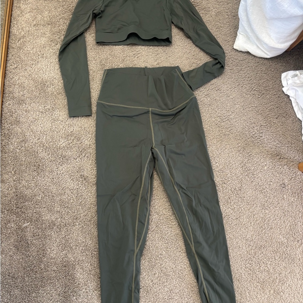 PrettyLittleThing Dark Green Leggings Set